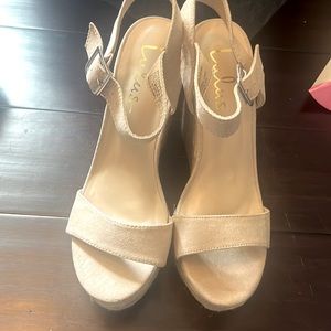 Lulu’s Nude Wedges-NEW!